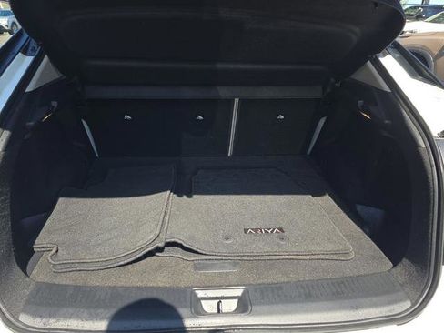 Used 2023 Nissan Ariya AWD image 9