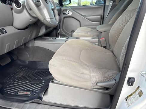 Used 2021 Nissan Frontier SV w/ Midnight Edition Floor Mats RWD image 19