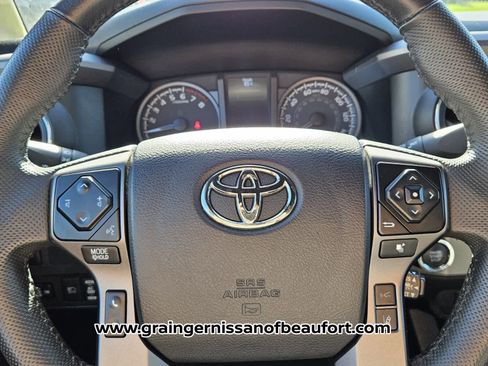 Used 2023 Toyota Tacoma TRD Off-Road image 11