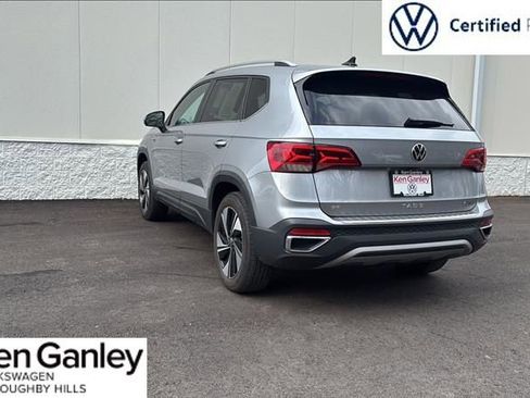 Used 2024 Volkswagen Taos SE image 4