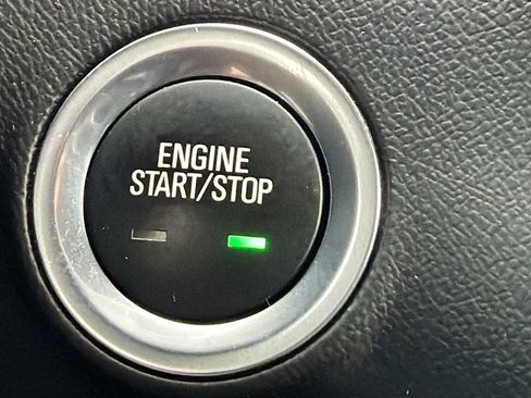 Used 2024 GMC Terrain SLT image 37