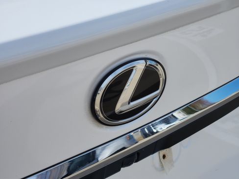 Used 2023 Lexus ES 350 Ultra Luxury image 12