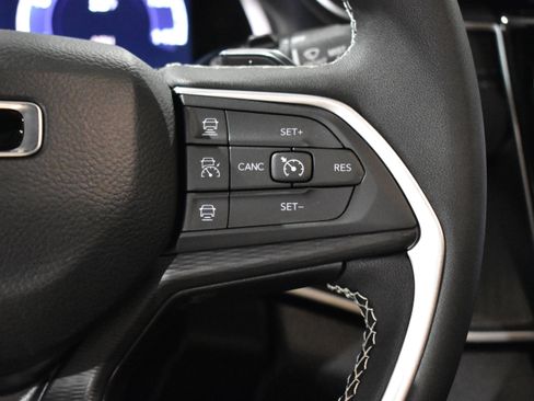 New 2025 Jeep Grand Cherokee Laredo X image 17