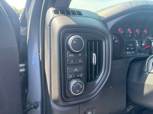 Used 2019 Chevrolet Silverado 1500 Custom Trail Boss w/ Custom Convenience Package AWD/4WD image 12