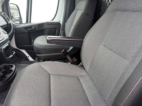 Used 2025 RAM ProMaster 2500 w/ U-Haul Equipment Group FWD image 18