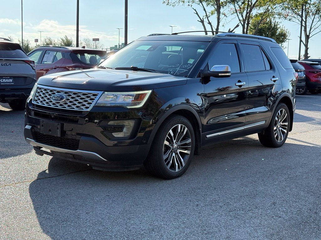 Used 2017 Ford Explorer Platinum AWD/4WD image 3