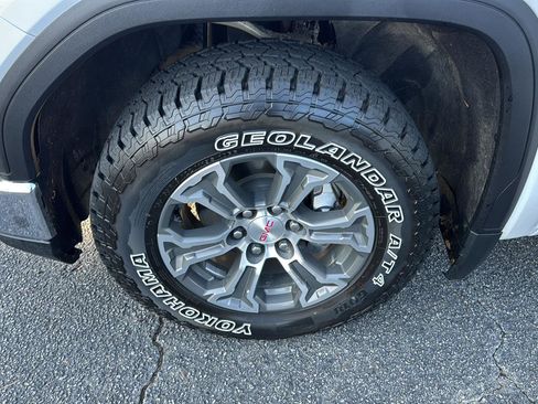 Used 2023 GMC Sierra 1500 SLE image 31