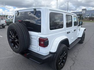 Used 2025 Jeep Wrangler Sahara AWD/4WD video 3