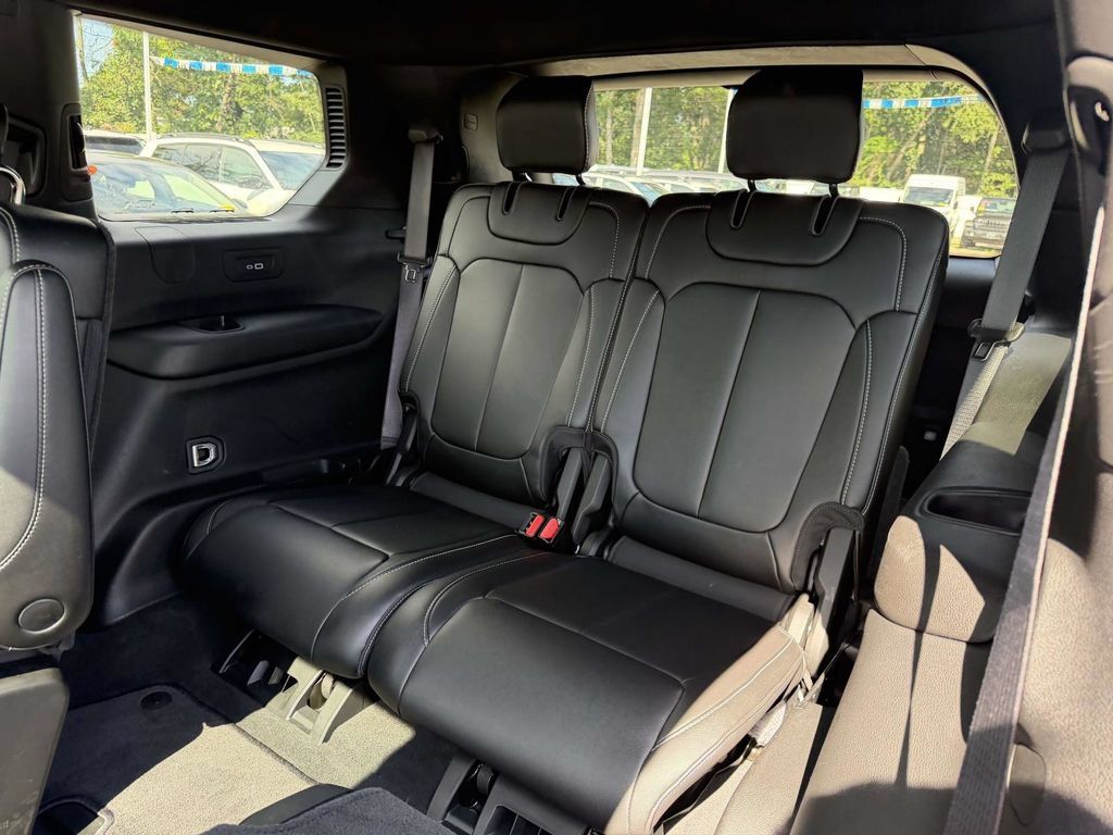 Certified 2025 Jeep Grand Cherokee L Limited w/ Black Appearance Package AWD/4WD image 25