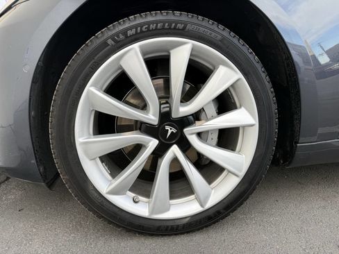 Used 2018 Tesla Model 3 Long Range image 31
