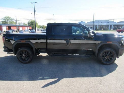 Used 2024 GMC Sierra 2500 AT4 w/ Technology Package image 8