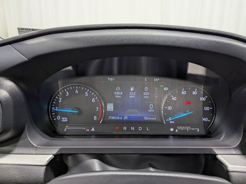 Used 2024 Ford Explorer XLT w/ Equipment Group 202A AWD/4WD image 23