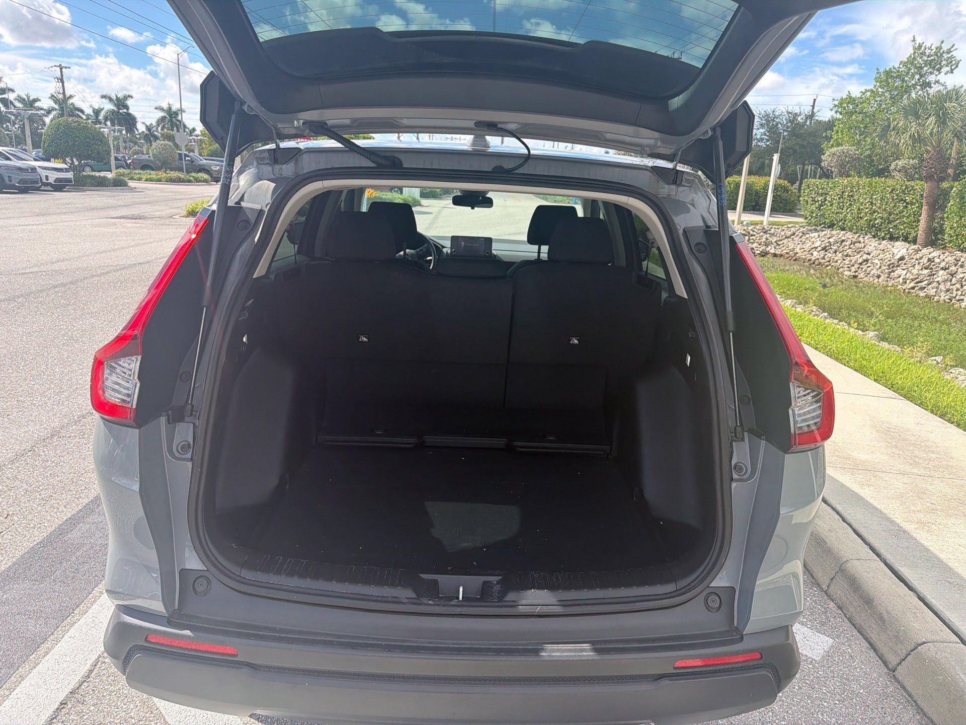 Used 2024 Honda CR-V LX image 16