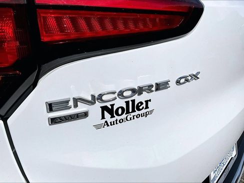 Used 2021 Buick Encore GX Essence w/ Experience Buick Package AWD/4WD image 8