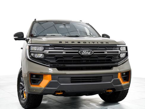 Used 2025 Ford Expedition Tremor AWD/4WD image 3