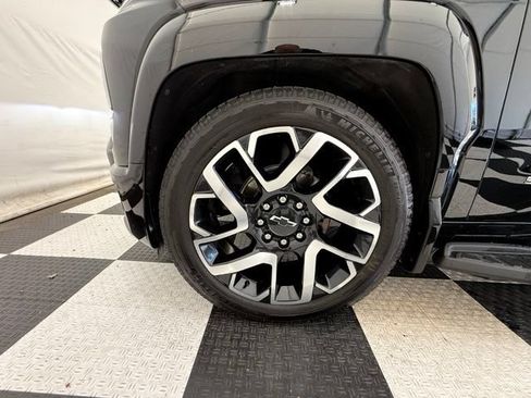 Used 2025 Chevrolet Silverado EV RST AWD/4WD image 12