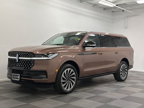 Used 2025 Lincoln Navigator L Black Label image 1