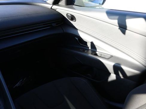 Used 2025 Hyundai Elantra Sport image 15