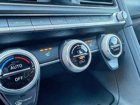 Used 2021 Genesis G70 2.0T image 21