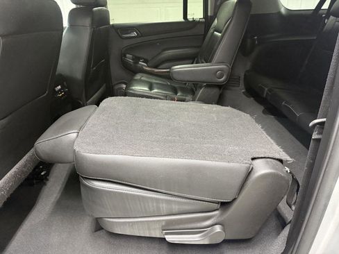 Used 2019 Chevrolet Suburban LT AWD/4WD image 32