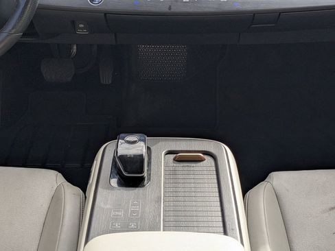 Used 2023 Nissan Ariya AWD image 19