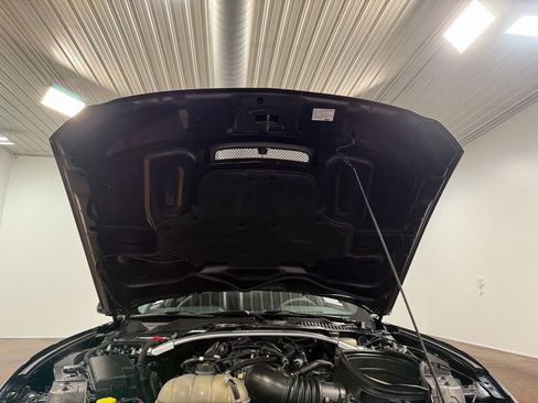 Used 2016 Ford Mustang Shelby GT350 w/ Track Package image 89