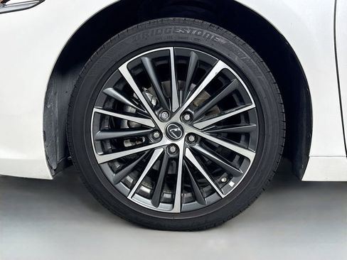 Certified 2025 Lexus ES 350 w/ Premium Package FWD image 33