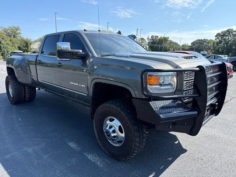 Used 2018 GMC Sierra 3500 Denali w/ Duramax Plus Package AWD/4WD image 2