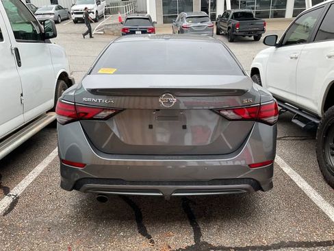 Used 2022 Nissan Sentra SR w/ SR Premium Package FWD image 5