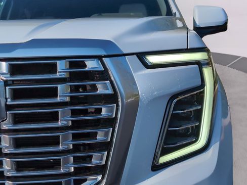 New 2026 GMC Yukon XL Denali w/ Denali Reserve Package AWD/4WD image 11