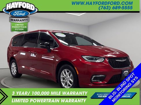 Used 2025 Chrysler Pacifica Select FWD image 7