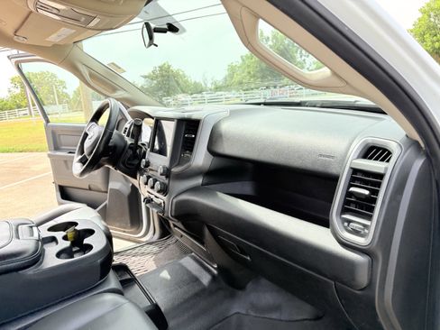 Used 2020 RAM 2500 Tradesman w/ Chrome Appearance Group image 15