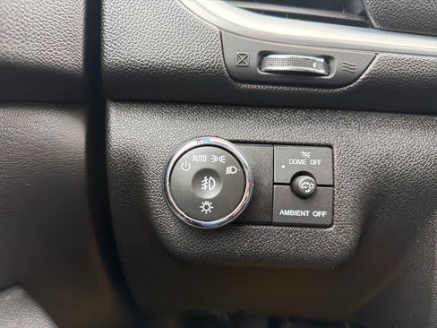 Used 2017 Chevrolet Traverse LT FWD image 11