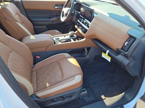 New 2026 Nissan Pathfinder Platinum w/ Cargo Package AWD/4WD image 3