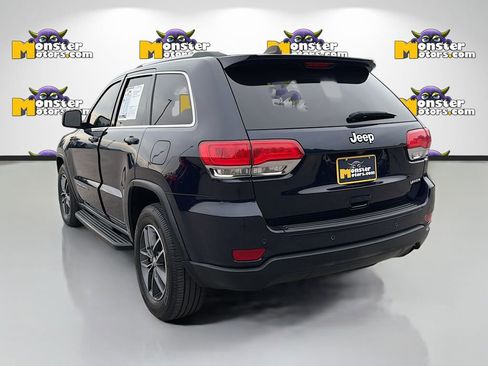 Used 2018 Jeep Grand Cherokee Laredo image 7