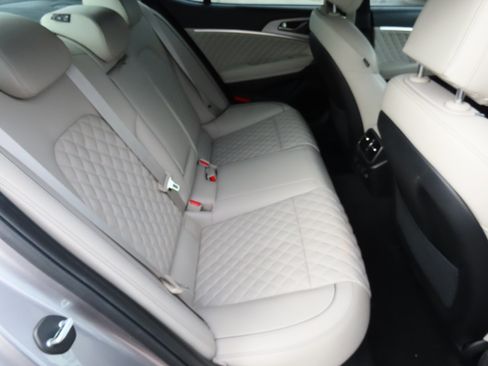 Used 2023 Genesis G70 3.3T w/ Sport Prestige Package image 13