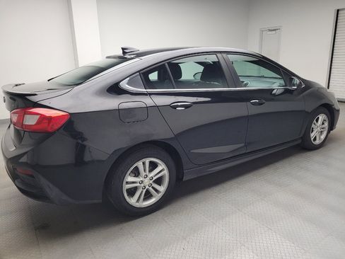 Used 2017 Chevrolet Cruze LT w/ Convenience Package FWD image 10