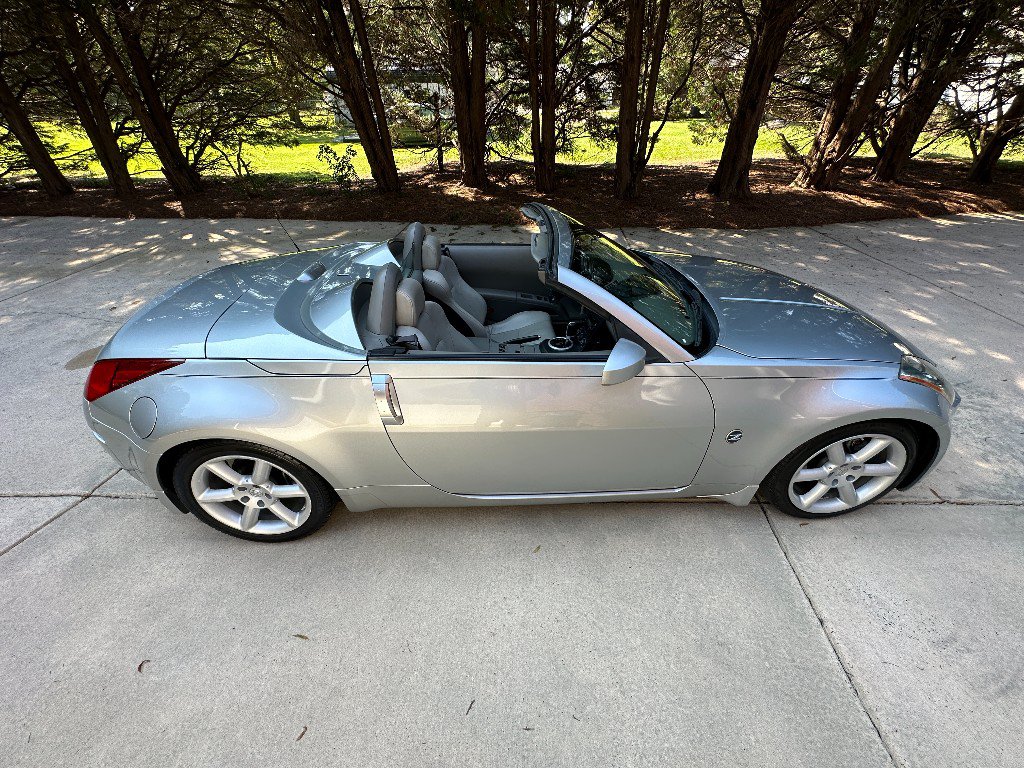 Used 2005 Nissan 350Z Touring RWD image 29