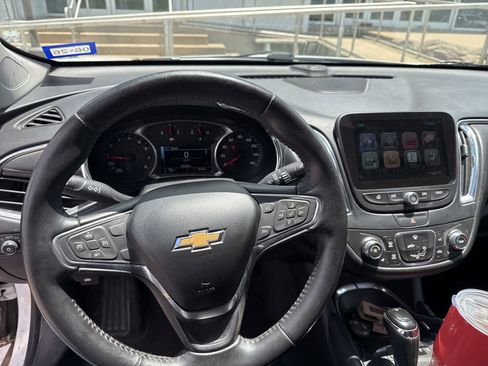 Used 2016 Chevrolet Malibu LT w/ Leather Package FWD image 12
