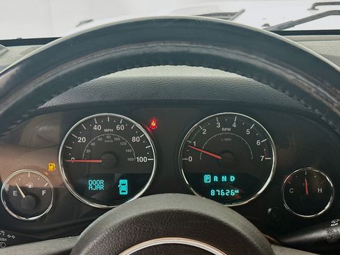 Used 2016 Jeep Wrangler Unlimited Rubicon w/ Connectivity Group AWD/4WD image 12