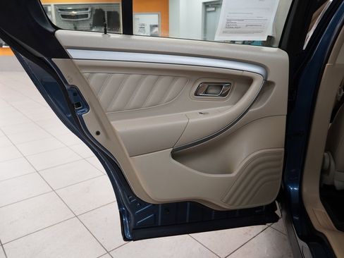 Used 2018 Ford Taurus SEL image 17