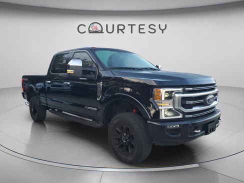 Used 2021 Ford F350 Platinum w/ Tremor Off-Road Package image 4