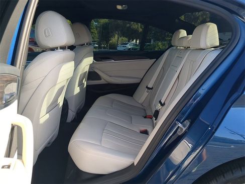 Certified 2023 BMW 530i w/ Premium Package image 15