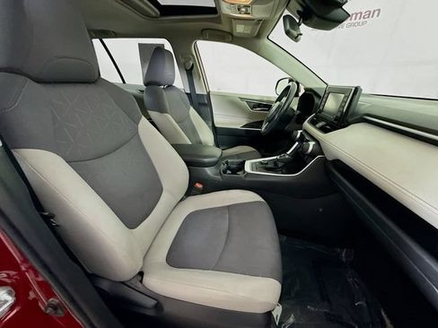 Used 2019 Toyota RAV4 XLE AWD/4WD image 27