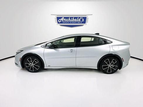 Used 2024 Toyota Prius XLE AWD/4WD image 4