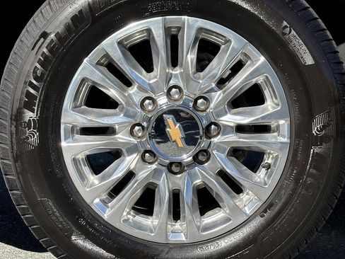 Used 2020 Chevrolet Silverado 2500 Custom w/ Custom Convenience Package image 8