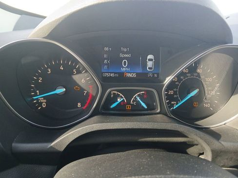 Used 2019 Ford Escape SE image 25