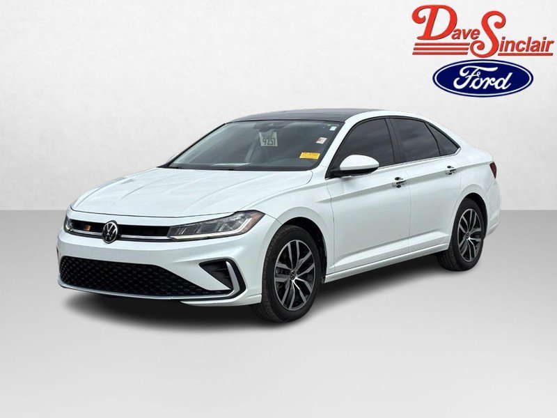 Used 2025 Volkswagen Jetta SE w/ Sunroof Package FWD image 1