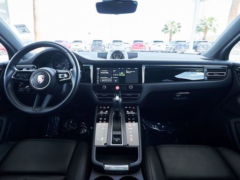 Used 2024 Porsche Macan image 36