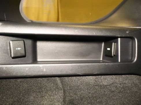 Used 2021 Land Rover Discovery Sport S image 38